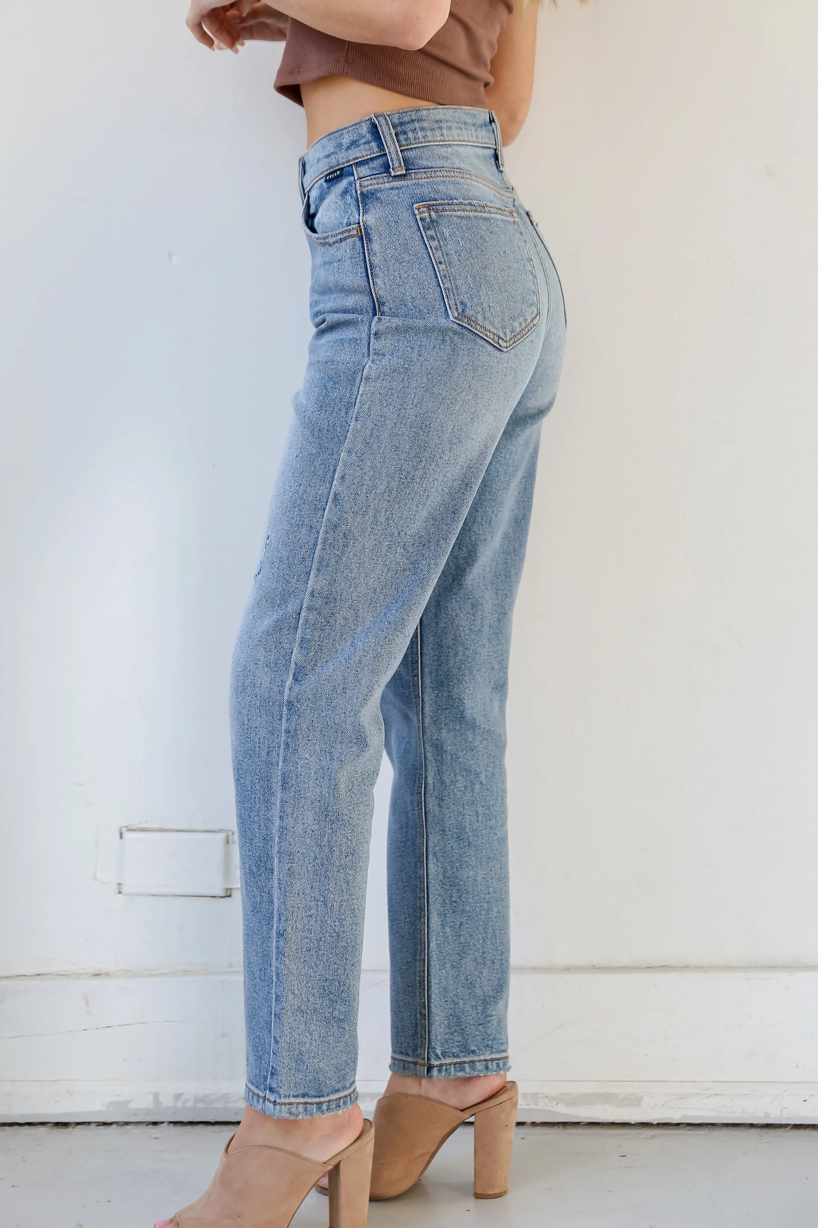 FINAL SALE - Trendy Vision Medium Wash Straight Leg Jeans