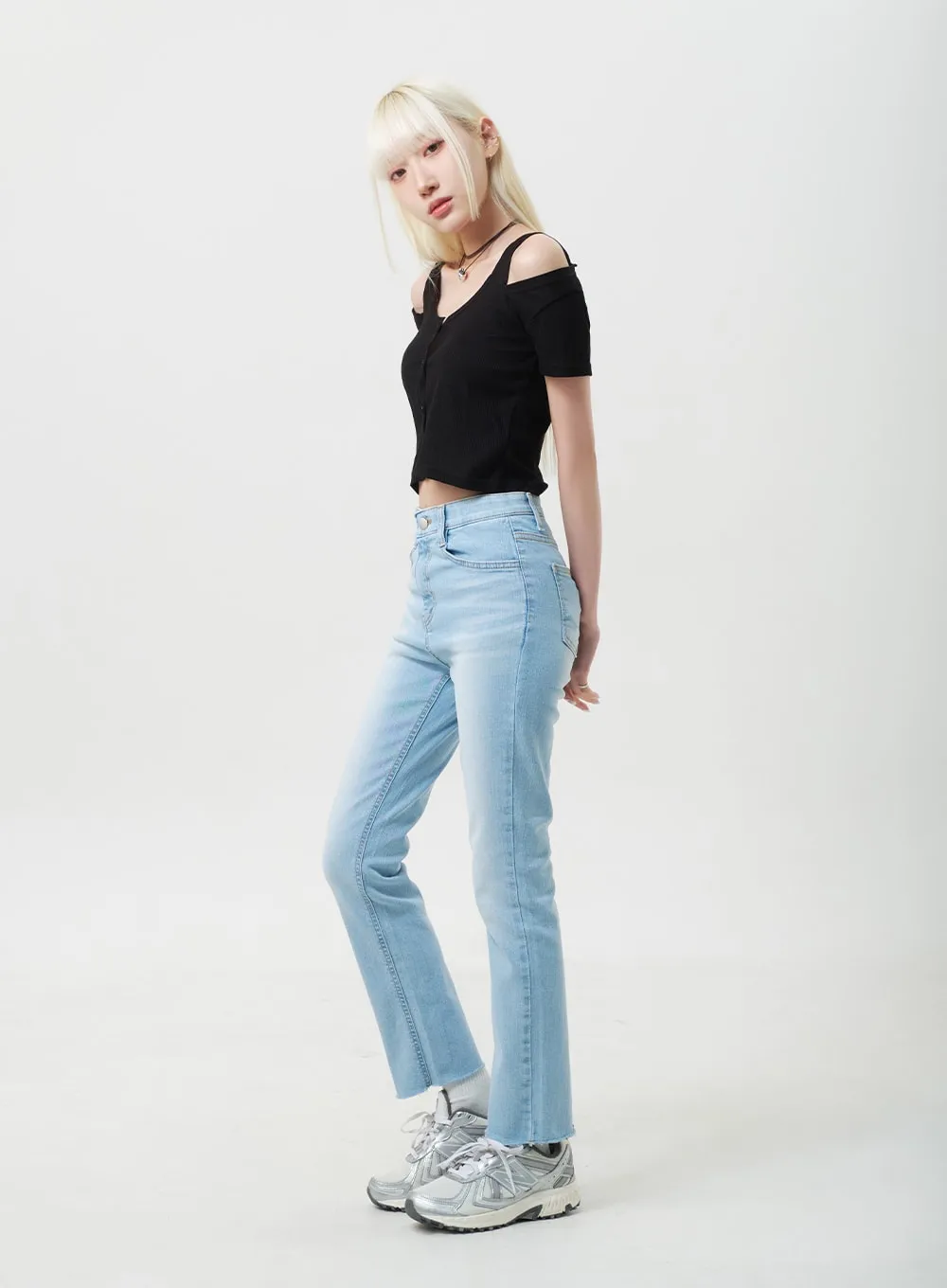 Straight Leg Jeans BY331