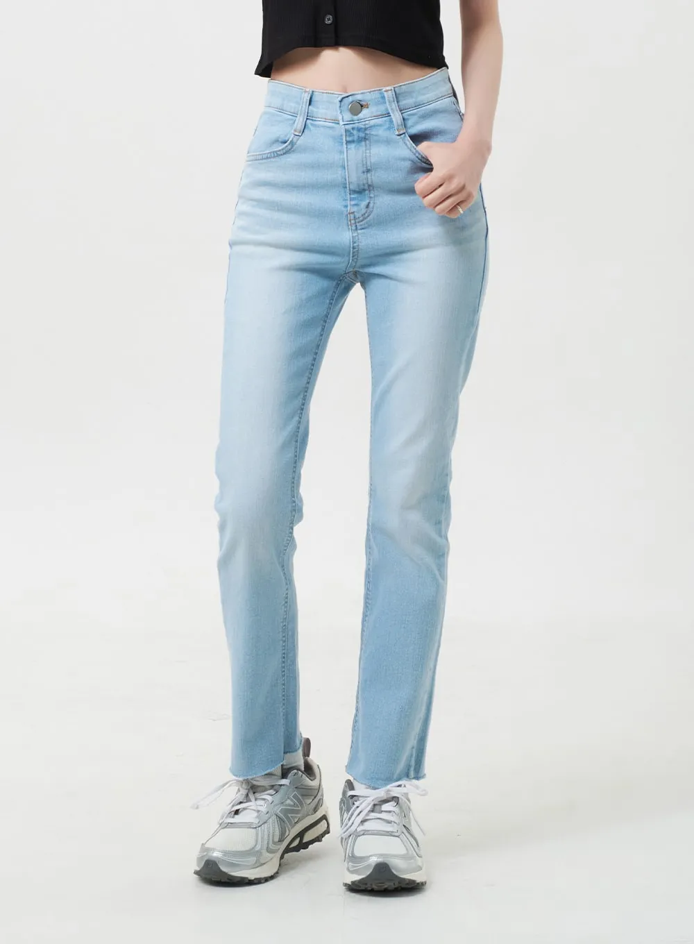 Straight Leg Jeans BY331