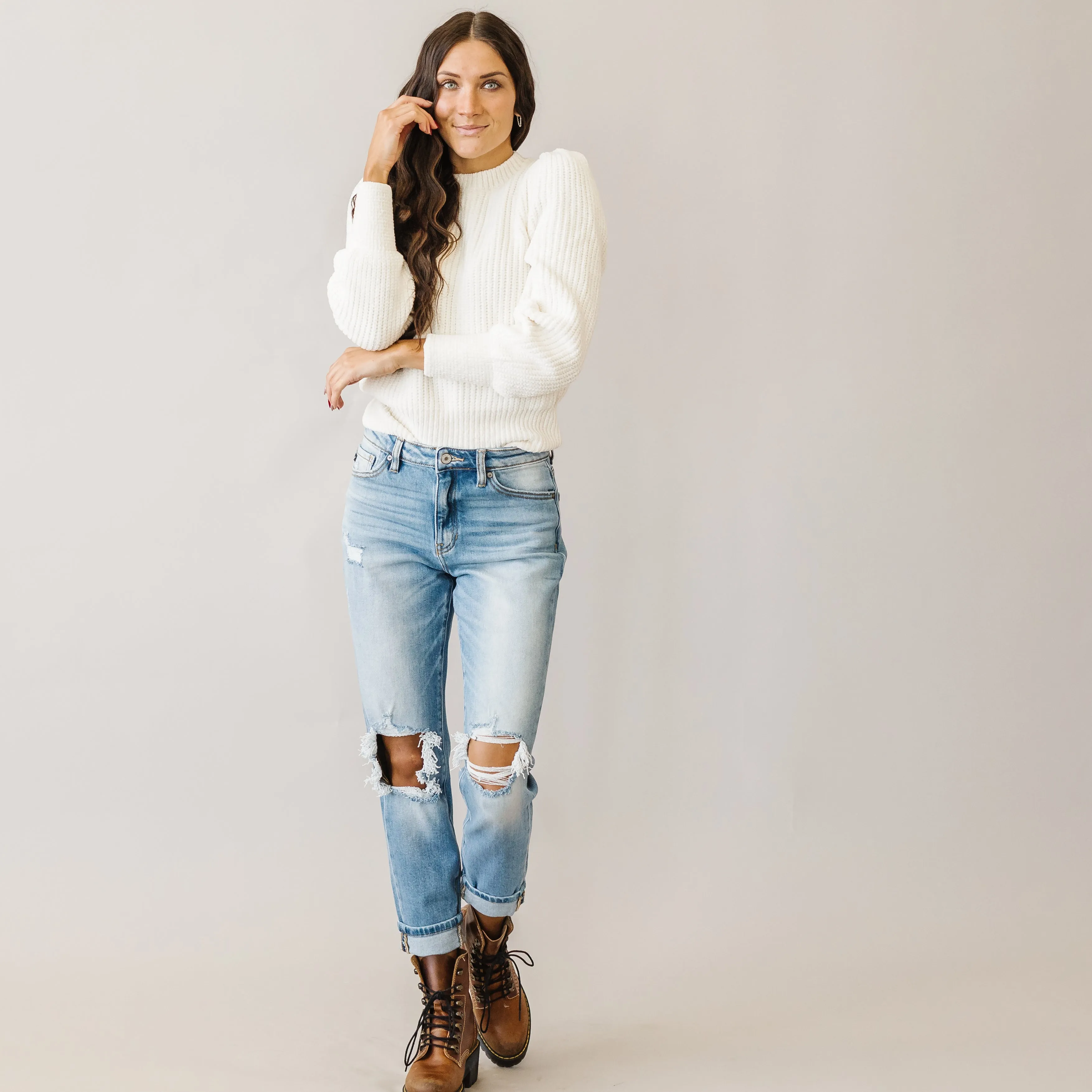 Too Much Love KanCan High Rise Relaxed Distressed
Light Wash Jeans